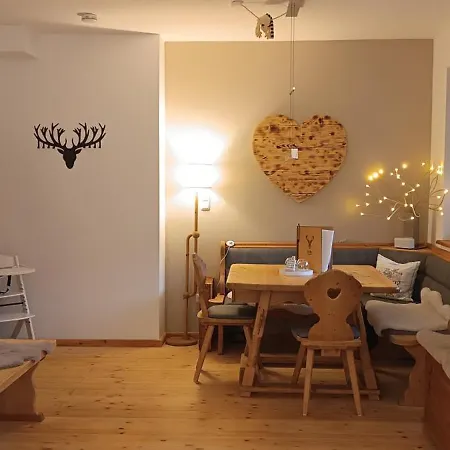 Bergkristall Ruhe Und Aussicht Auf 1100m Apartment