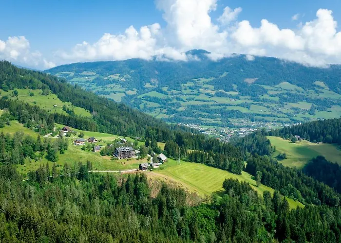 Bergkristall Ruhe Und Aussicht Auf 1100m